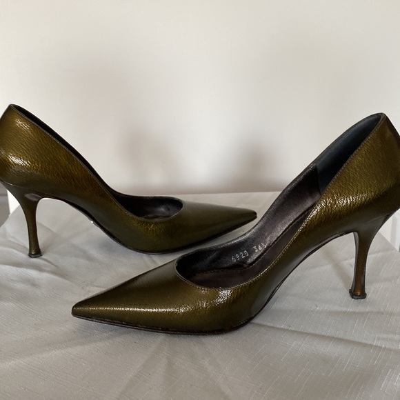 Dolce&Gabbana classic pumps in olive semi patent leather. - Picture 4 of 5